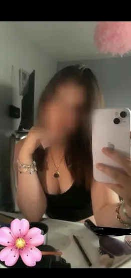 Amina, 20