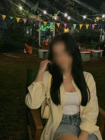 Anna, 24