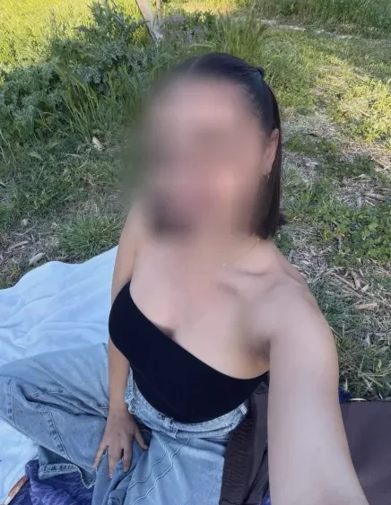 Bettina, 30
