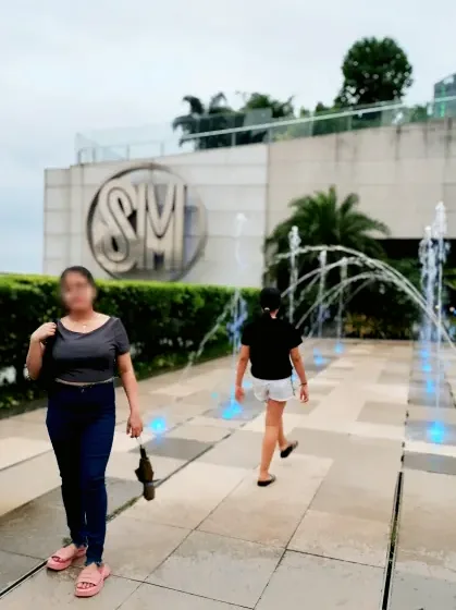 Denise, 24
