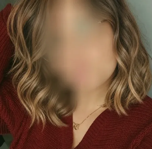 Elif, 21