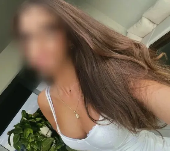 Emma, 30