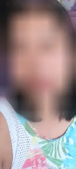 Lara, 37