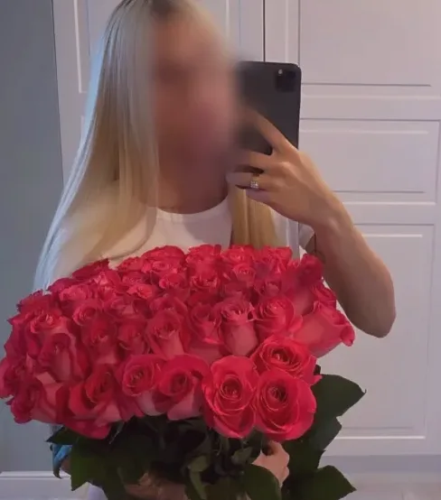 Larissa, 35