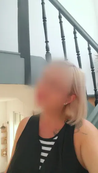 Leonie, 37