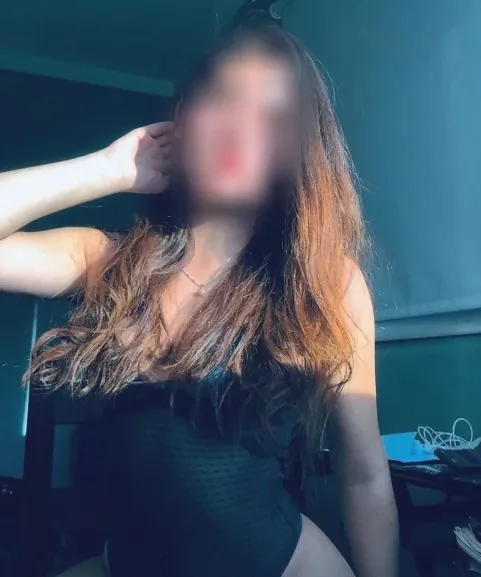Nikolina, 32