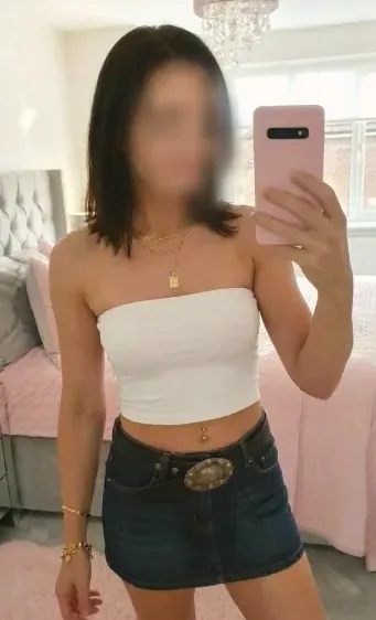 Stefanie, 24