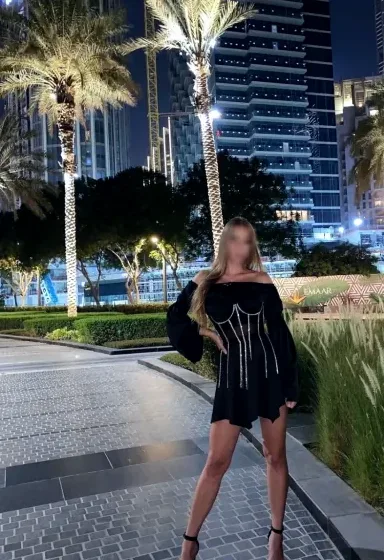 Valentina, 40