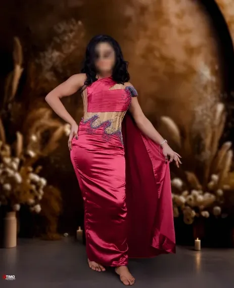 Zeynep, 29